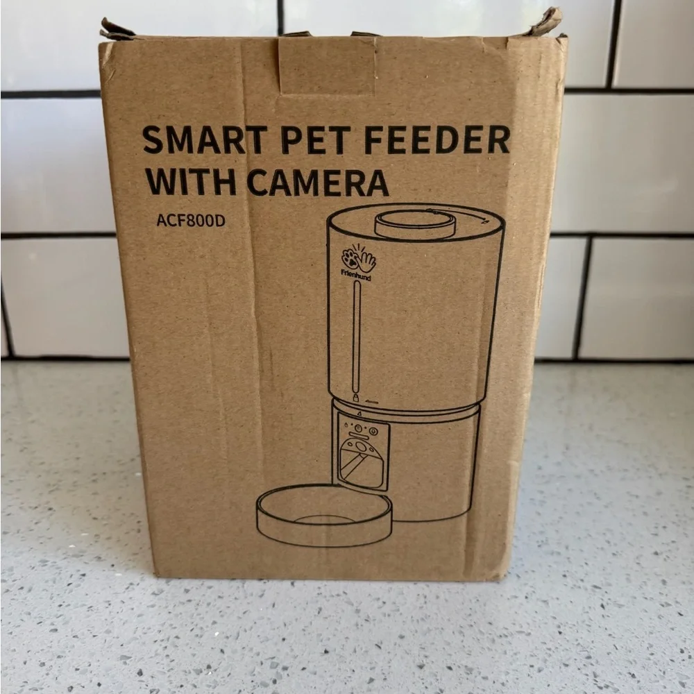 NIB Frienhund Smart Pet Feeder with Camera